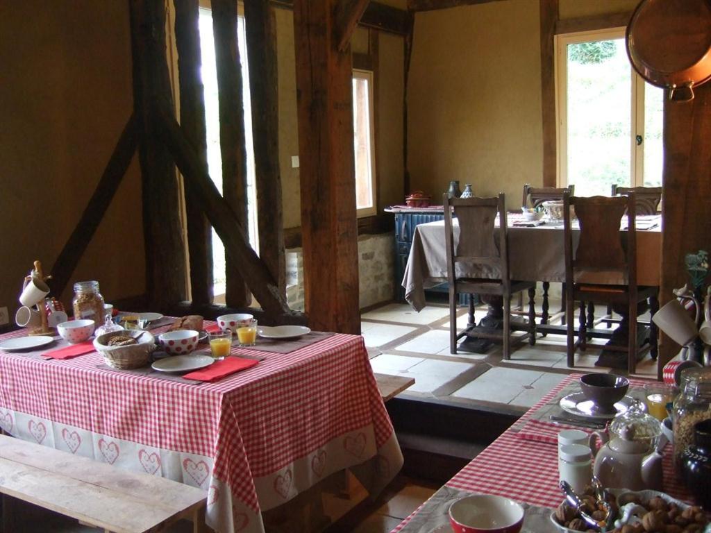 Les Chambres De Pontfol - Chambres D'Hotes - Guest House Victot-Pontfol Bagian luar foto